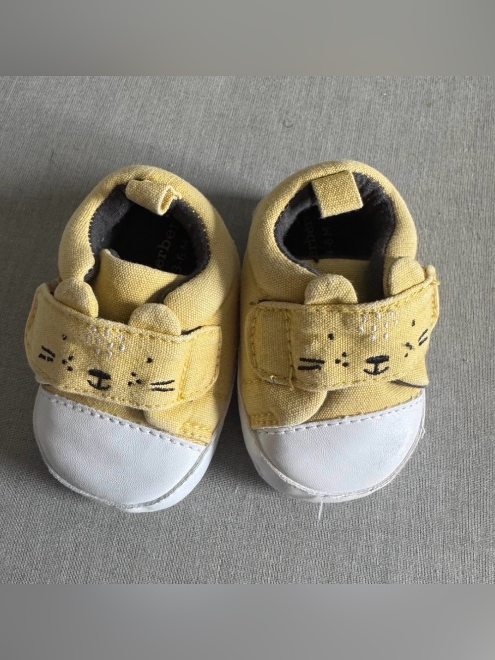 Infant sneakers